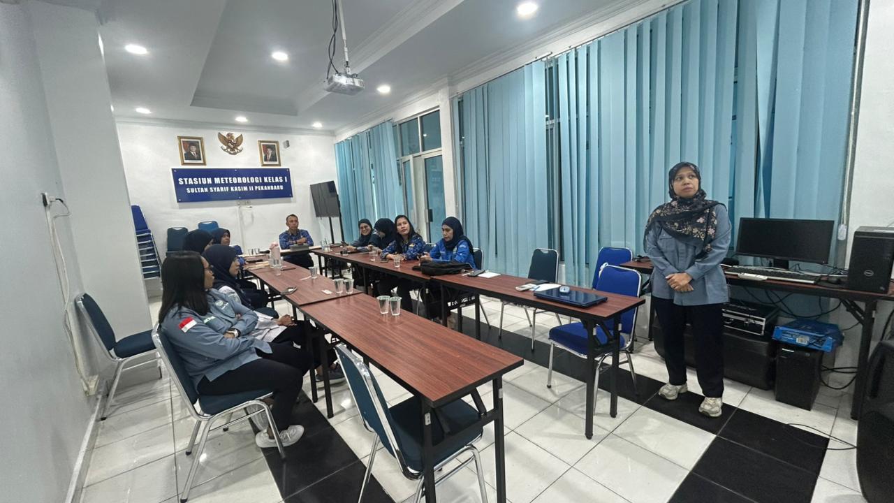 Optimalisasi Layanan Cuaca, Stamet SSK II Pekanbaru Gelar Rapat Operasional dan Paparan Inovasi